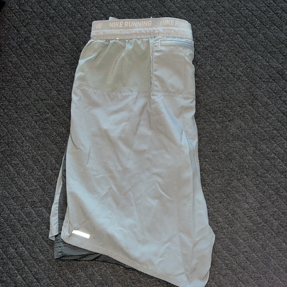 Nike Lined running shorts - Picture 2 of 2